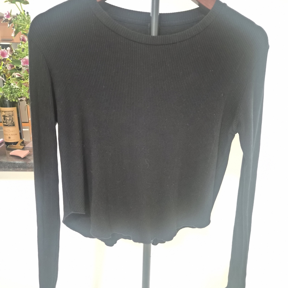 bobi Black Ribbed Long-Sleeve Crop Top